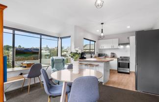 15 Ferndown Close, Brookfield