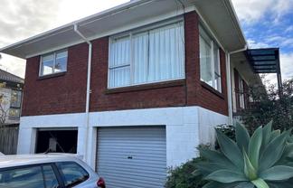 1/6 Hedge Row, Sunnyhills
