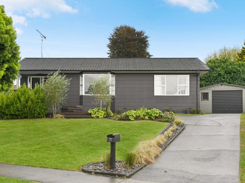 39 Sheridan Crescent, Leamington