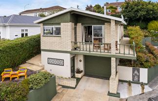 62 Easther Crescent, Kew