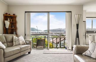 62 Easther Crescent, Kew