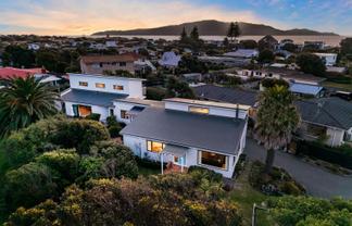 10 Fenside Street, Waikanae Beach