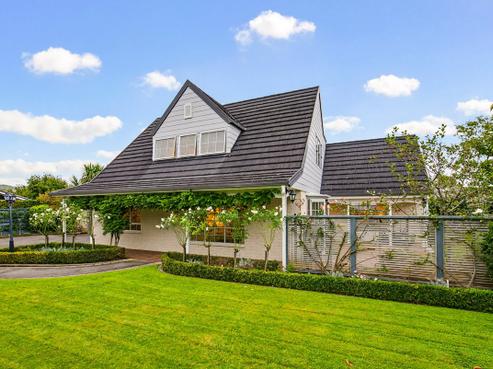 5 Patterson Grove, Waikanae