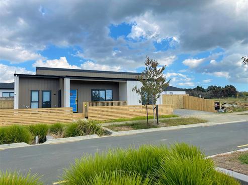 1B Humarie Way, Karaka