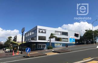 High Exposure Corner. 484 sqm