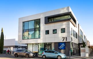 Two prime CBD office units – Invest or occupy