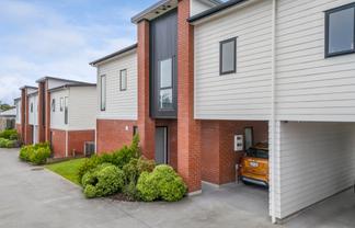 2/7 Greta Street, Glenview