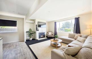6 Travis Road, Burwood