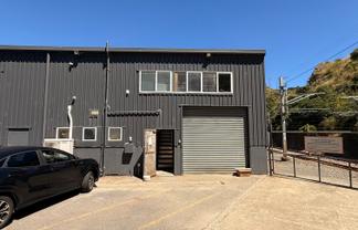 Good size workshop in Ngauranga