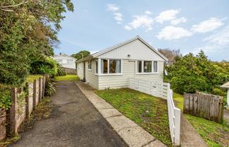 16 Komata Grove, Waitangirua