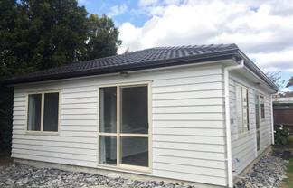 5A Bolton Place, Otara