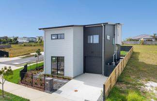 11 Kowaitau Avenue, Beachlands