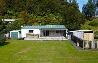 7 and 7A Kahu Street, Ohura