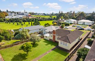30A  Fergusson Avenue, Sandringham