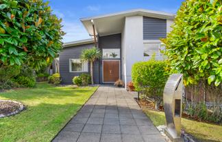 60 Chesterfield Way, Orewa