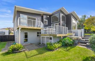 60 Chesterfield Way, Orewa