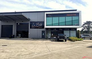 Modern 610 sqm - 800 sqm Foundry Industrial