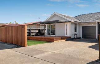 320 Memorial Avenue, Burnside