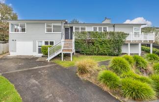 12 Bayside Avenue, Te Atatu Peninsula