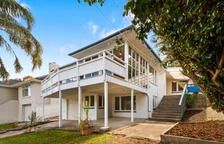 41 Seacliffe Road, Hillsborough