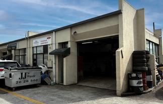 Mana Place Industrial Unit - 80m²