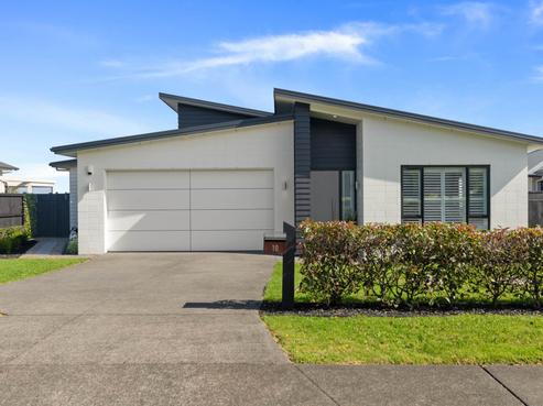 10 Karo Road, Beachlands