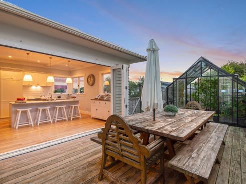 41 Lake Road, Devonport