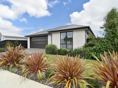 8 Jasmine Street, Woodend