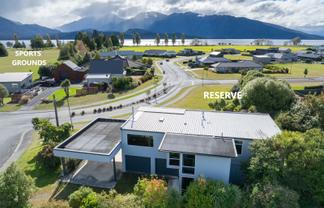 80 Bligh Street, Te Anau