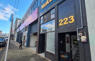 Sunny Fringe Office - Modern, Functional & Cost-Effective