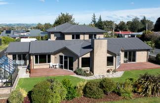 14-16 Takitimu Street, Gore