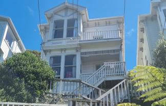3 Maarama Cres (Top Flat), Aro Valley