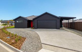 4 Louden Place, Wakefield