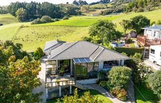 61 Elwyn Crescent, Green Island