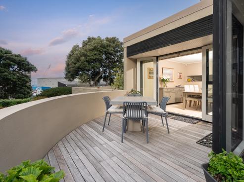 13/32 Hobson Street, Thorndon
