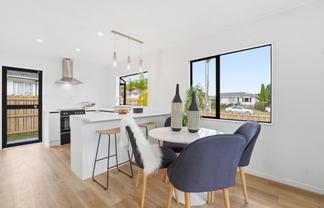 2/68 Meadowood Drive, Unsworth Heights