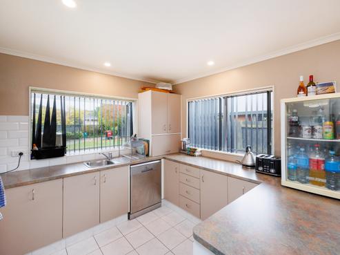 31 Strachan Way, Highbury