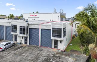 North-facing unit with excellent natural light