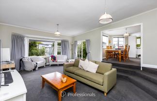 1071 High Street, Taita