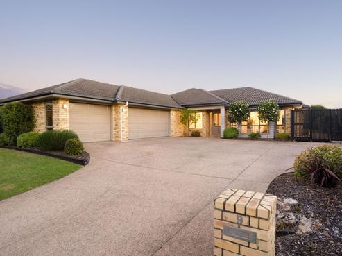 9 Shalimar Place, Huntington