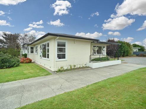 305 King Street South, Hastings