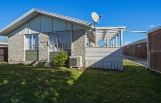 2/202 Sawyers Arms Road , Casebrook