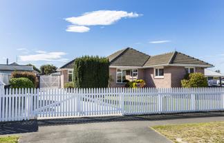 347 Breezes Road, Aranui