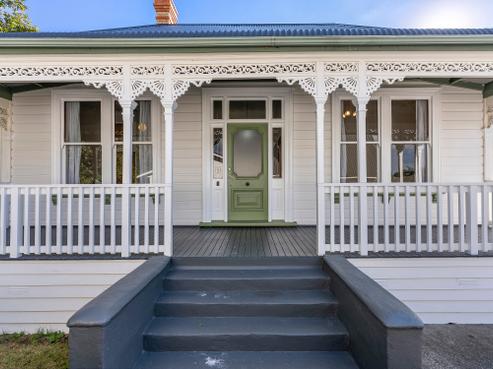 2/82A Commissariat Road, Mount Wellington