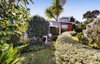 8 Longview Drive, Merrilands