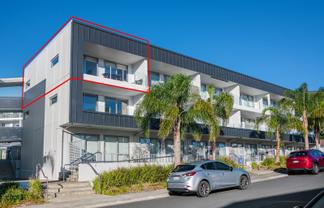 206/17 Link Crescent, Stanmore Bay