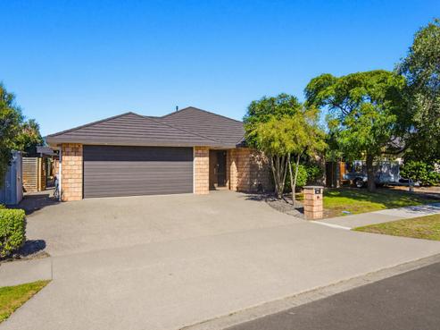 14 Consort Close, Paraparaumu Beach