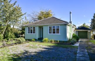 468  High Street South , Carterton