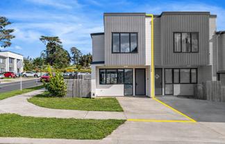 12 Karoro Road, Flat Bush
