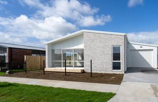 14 One Haruru Street, Cambridge
